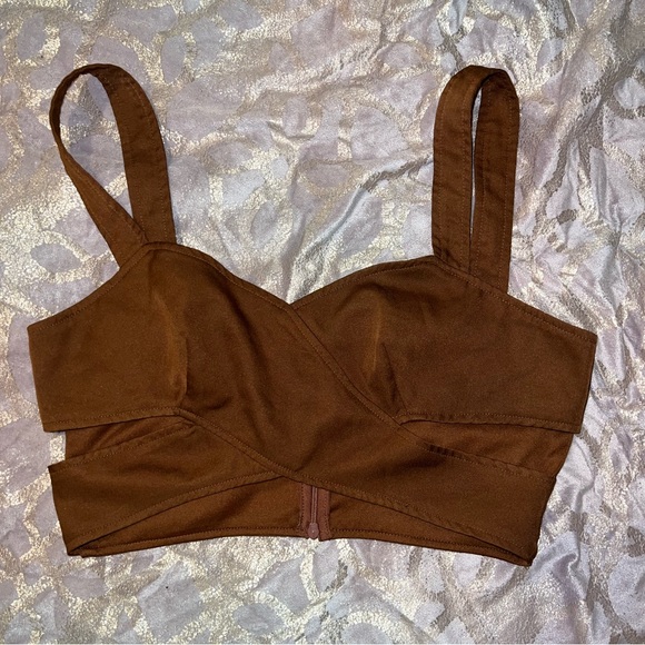 Tops - Brown cropped top